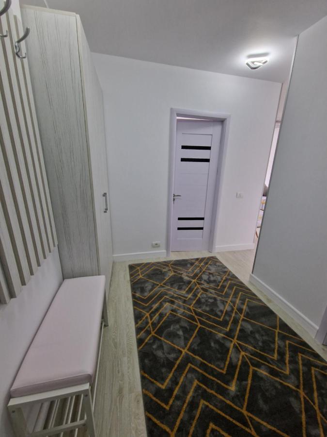 Yza Mamaia Corallia Luaran gambar