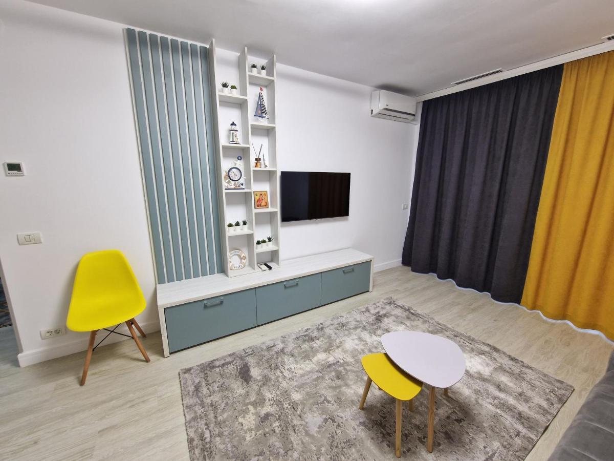 Yza Mamaia Corallia Luaran gambar